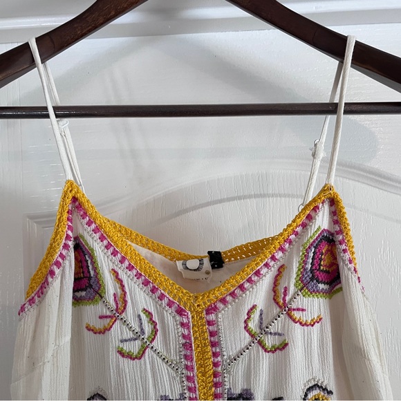 Anthropologie Embroidered Akemi + Kin Dress (size 2P) - Picture 3 of 5